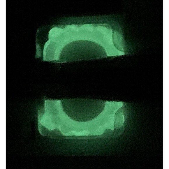 Vampire Teeth Glow in the Dark and Blood - Picture 4 of 9